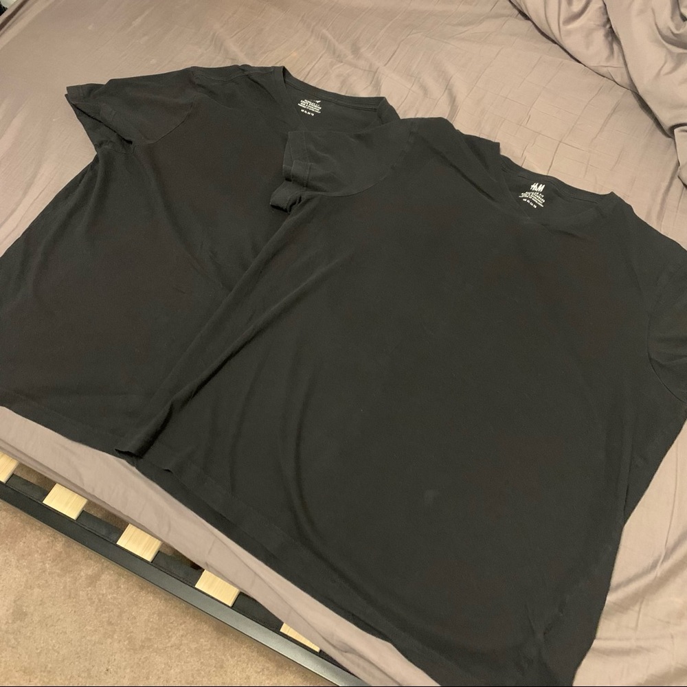 H&M MENS XL BLACK VNECK REG FIT COUPE STANDARD 2 PACK